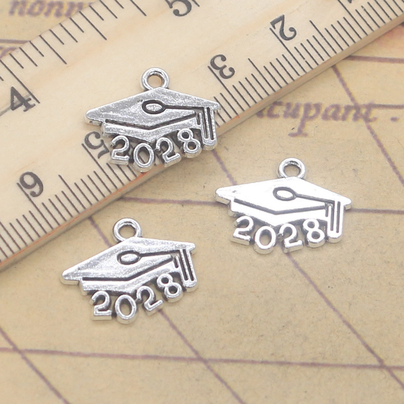 30pcs Charms 2027 Afstuderen C - Jewelry Making Diploma recensie en prijs